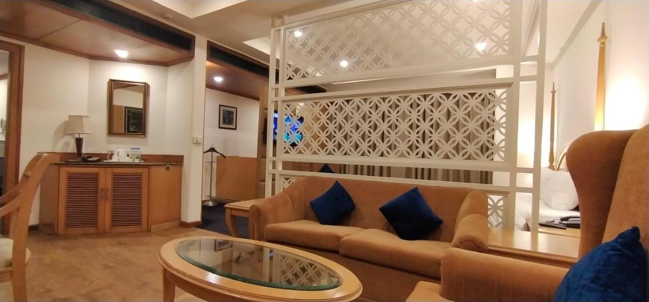Inn Riviera Dżammu Zewnętrze zdjęcie