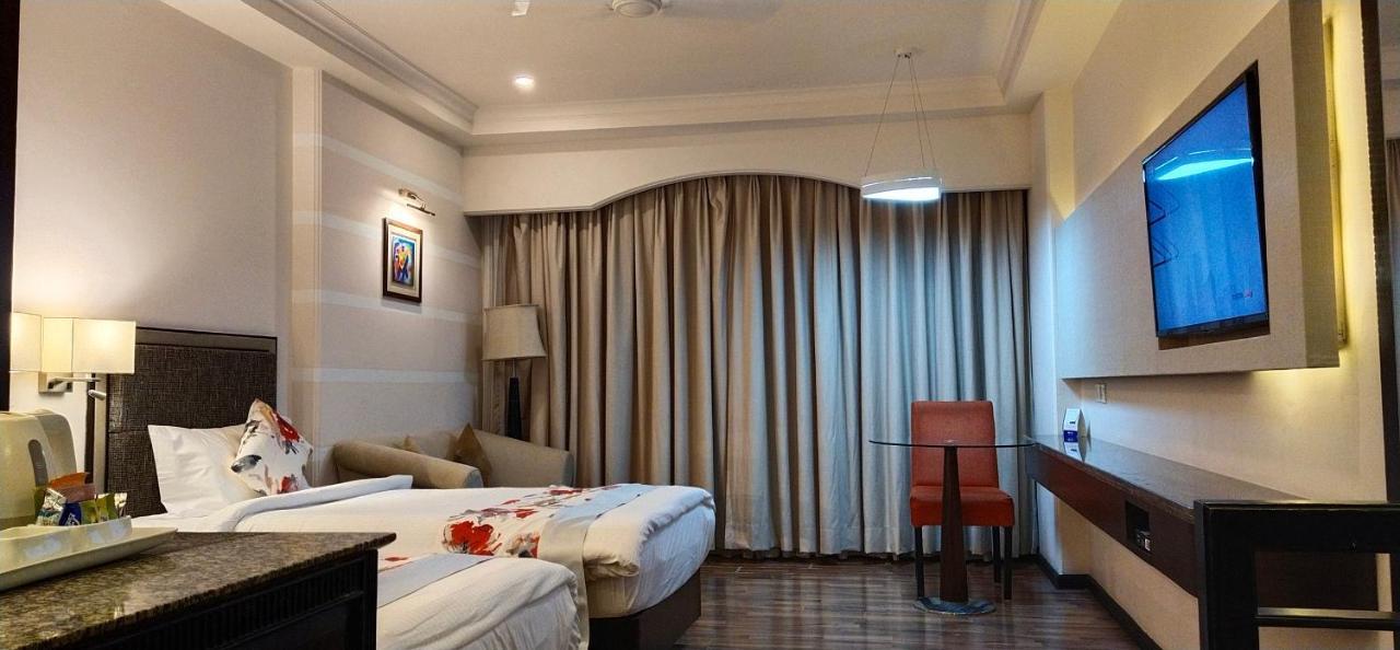 Inn Riviera Dżammu Zewnętrze zdjęcie