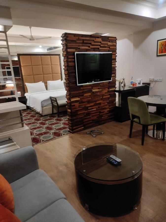 Inn Riviera Dżammu Zewnętrze zdjęcie
