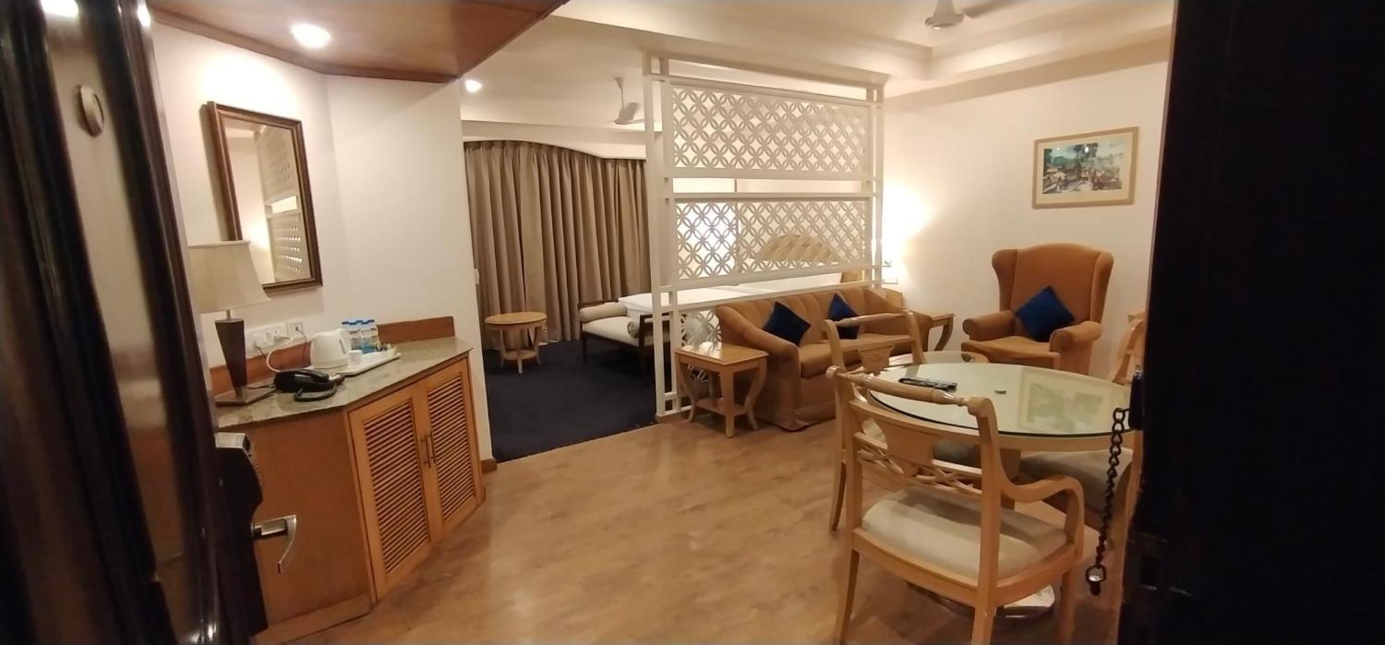 Inn Riviera Dżammu Zewnętrze zdjęcie