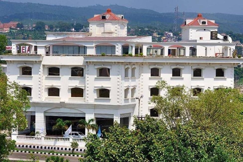 Inn Riviera Dżammu Zewnętrze zdjęcie